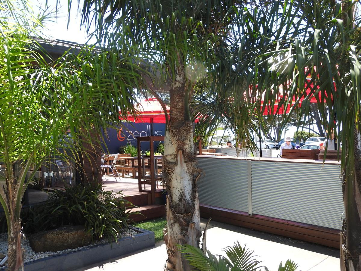 Surf City Motel Торки Екстериор снимка