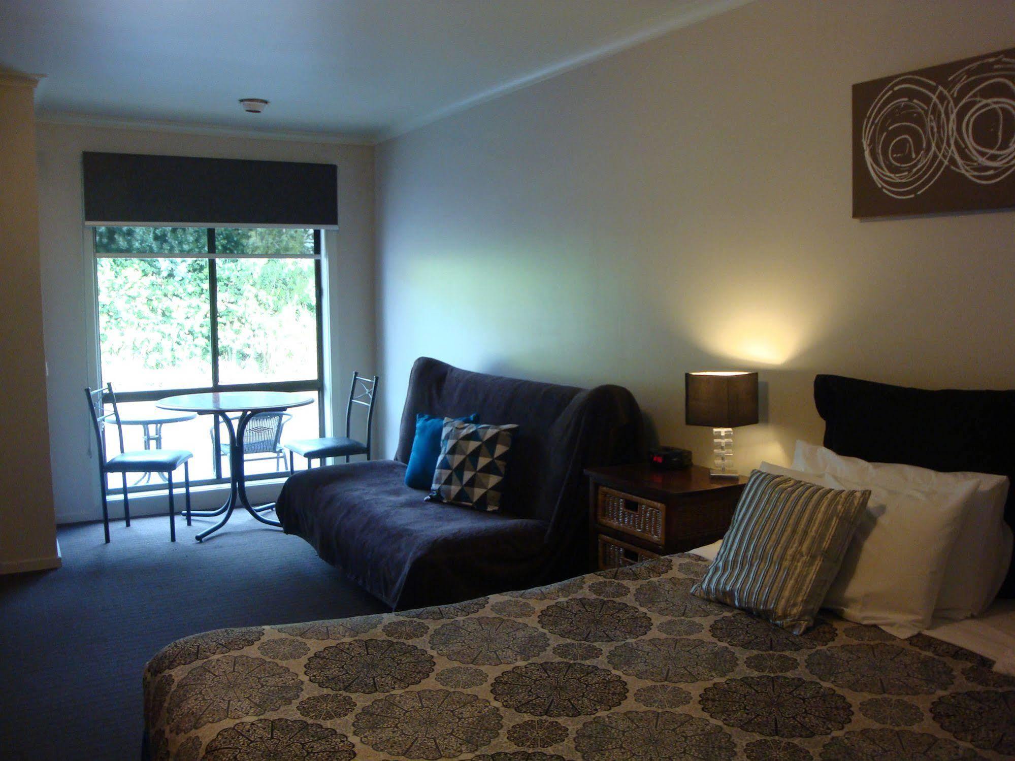 Surf City Motel Торки Екстериор снимка