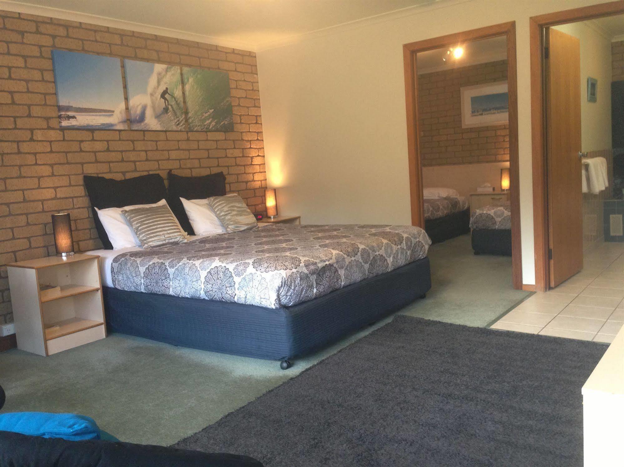 Surf City Motel Торки Екстериор снимка