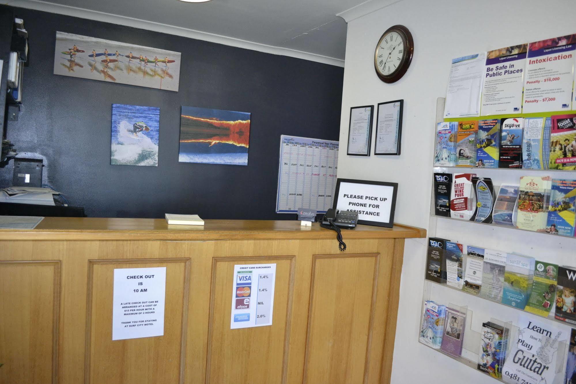 Surf City Motel Торки Екстериор снимка