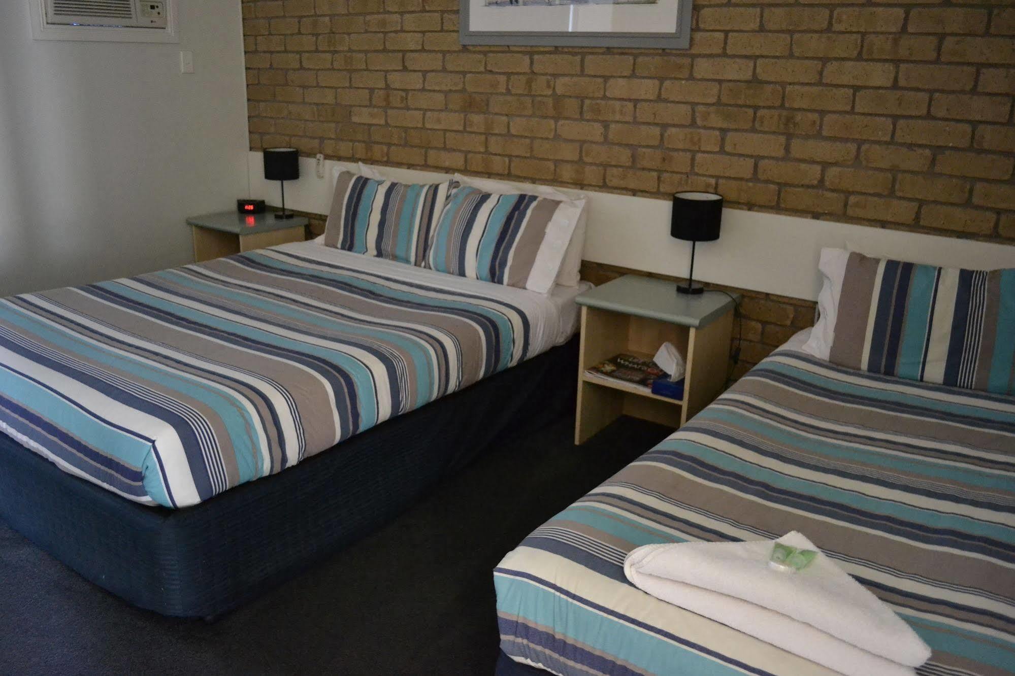 Surf City Motel Торки Екстериор снимка